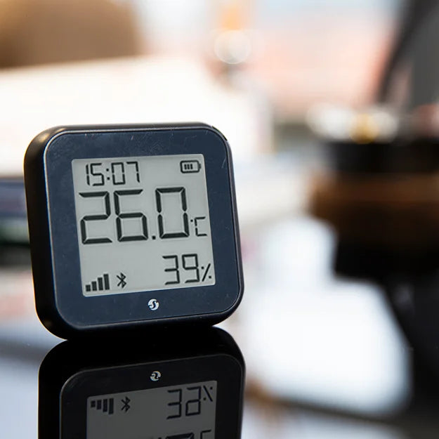 shelly-h-t-gen3-matte-black-wlan-temperatur-und-feuchtigkeitssensor-mit-e-ink-di image 2